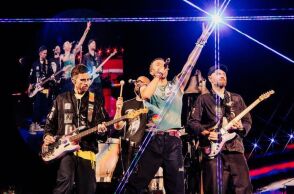 Οι Coldplay ετοιμάζονται να καταρρίψουν το ρεκόρ της Τέιλορ Σουίφτ στο Γουέμπλεϊ του Λονδίνου - Ξεπερνά κάθε προσδοκία η προπώληση εισιτηρίων