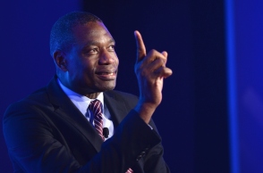 Ντικέμπε Μουτόμπο: Ένας αγαθός γίγαντας