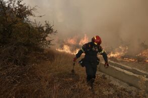 Φωτιά στο Ξυλόκαστρο: Την Πέμπτη οι κηδείες των δύο φίλων που προσπάθησαν να βοηθήσουν συμπολίτες τους - Ο ρόλος αντιδημάρχου στην πρόκληση της πυρκαγιάς. 