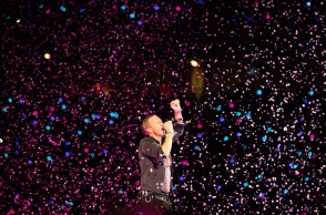 Coldplay: Ακούσαμε το νέο τους άλμπουμ στο Πλανητάριο