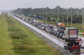 Ο κυκλώνας Μίλτον πλησιάζει 