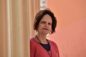 Μαρία Δριμή: Τα μέσα κοινωνικής δικτύωσης μεταλλάσσονται σε μέσα κοινωνικής απομόνωσης