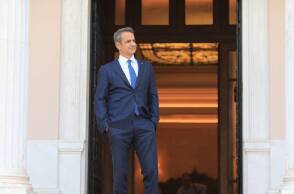 Η αβάσταχτη μοναξιά του Κυριάκου Μητσοτάκη