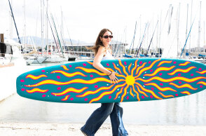 Surfing on the Art Waves: Σανίδες σερφ μεταμορφώνονται σε έργα τέχνης