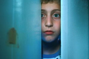 Τα τρία πρωτότυπα σποτ του 65ου Φεστιβάλ Κινηματογράφου Θεσσαλονίκης που παίζουν με τα θέματα των αφιερωμάτων του Φεστιβάλ: Εμείς, το τέρας / We, the Monster και Un-Family-ar. 