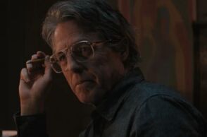 O χαρισματικός Χιού Γκραντ σε έναν ανατριχιαστικό κόντρα-ρόλο