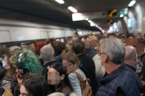Συνωστισμός στο μετρό Συντάγματος