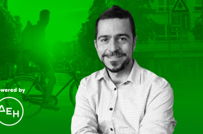 Podcast «Μετακινήσου αλλιώς» με τον Μάνο Χαραλαμπάκη