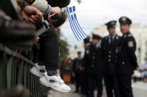 Στιγμιότυπο από παλαιότερη παρέλαση για την 28η Οκτωβρίου στο Σύνταγμα