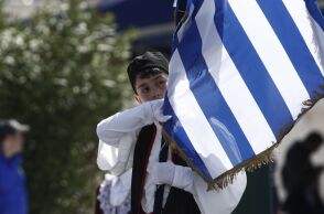 28η Οκτωβρίου: Πώς θα κινηθούν μετρό και τραμ σήμερα - Ποιοι δρόμοι κλείνουν σε Αθήνα και Πειραιά