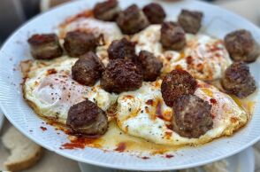 «Τρεις και ο κούκος»: ένα νόστιμο καφενείο στον Ροδώνα Φλώρινας