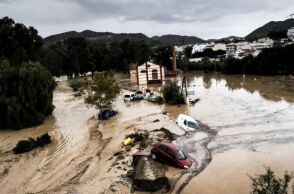 Σαρωτικές πλημμύρες στην Ισπανία: Εικόνες αποκάλυψης σε Βαλένθια και Ανδαλουσία
