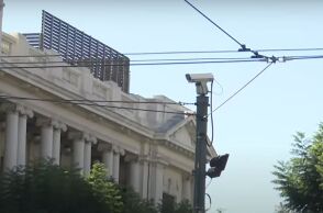 Νέες κάμερες του ΟΑΣΑ στις λεωφορειολωρίδες της Αθήνας - Δεν δίνουν ασύρματα τα δεδομένα - Ο αστυνομικός πρέπει να ανέβει για να πάρει με USB την καταγραφή.  