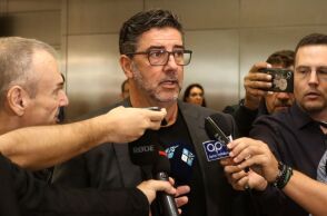 O Παναθηναϊκός ανακοίνωσε την έναρξη της συνεργασίας του με τον Πορτογάλο προπονητή Ρούι Βιτόρια - Έφτασε στην Αθήνα ο νέος τεχνικός του συλλόγου.