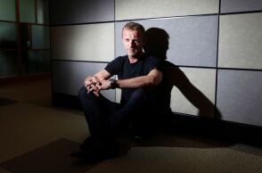 Τζο Νέσμπο: Ο κορυφαίος εκπρόσωπος της αστυνομικής λογοτεχνίας συναντά για πρώτη φορά το κοινό της Θεσσαλονίκης - Η Athens Voice θα συντονίσει την εκδήλωση.