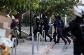 Ο 31χρονος κατηγορούμενος κατά τη μεταφορά του στον εισαγγελέα