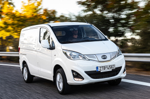 Η BYD γιορτάζει 100 ηλεκτρικά βαν ΕΤP3 στους ελληνικούς δρόμους