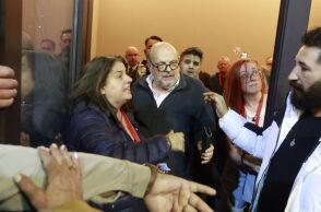 ΣΥΡΙΖΑ: Ανακοίνωσε ότι αποχωρεί ο Ευάγγελος Αντώναρος - Κάνει λόγο για «κομματικούς πραξικοπηματίες» σε ανάρτησή του - Συνεχίζονται οι διαδικασίες του συνεδρίου