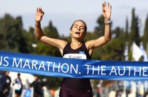 41ος Αυθεντικός Μαραθώνιος: Πρώτη και με ρεκόρ η Σταματία Νούλα - Η αθλήτρια του Ηρακλή έκανε την καλύτερη κούρσα της καριέρας της με χρόνο 2:40.19