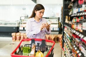 Η μάχη κατά της ακρίβειας: Σε περίπου 10 ημέρες τα νέα ταμπελάκια τιμών στα σούπερ μάρκετ με τις πιο φτηνές τιμές σε 600 προϊόντα
