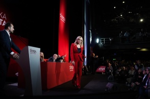 Η θεοδώρα Τζάκρη στο συνέδριο του ΣΥΡΙΖΑ