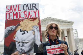 Αλήθειες και ψέματα για την υποτιθέμενη οπισθοδρόμηση της δημοκρατίας