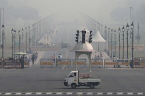 Ινδία: Η ατμοσφαιρική ρύπανση στο Νέο Δελχί έφτασε σε επίπεδο πάνω από 60 φορές υψηλότερο από το ανώτατο όριο που έχει θέσει ο ΠΟΥ - Κλειστά τα σχολεία 