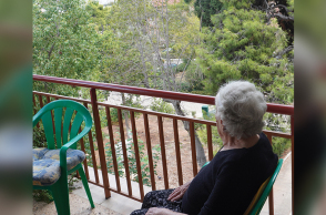 Εσύ; Θα έβαζες τους γονείς σου σε γηροκομείο; 