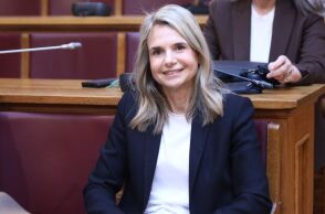 Mιλένα Αποστολάκη: Όσα είπε για το ΠΑΣΟΚ που είναι πια αξιωματική αντιπολίτευση