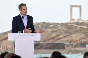 Ο Μητσοτάκης στη Νάξο για την υπογραφή της σύμβασης για τη σύσταση του Ταμείου Απανθρακοποίησης Νησιών 