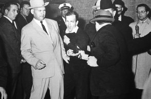 Σαν σήμερα: Η δολοφονία του Λι Χάρβεϊ Όσβαλντ σε απευθείας μετάδοση