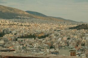 Airbnb: Tι αλλάζει στις χρεώσεις στην Ελλάδα