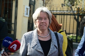 Αθηνά Λινού