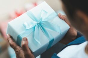 Ποιοι γιορτάζουν σήμερα 1 Δεκεμβρίου 2024; Το εορτολόγιο της Athens Voice σου τους θυμίζει. Μην ξεχάσεις να τους δώσεις τις καλύτερες ευχές σου!