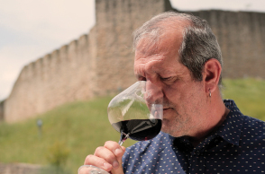 Winery Monsieur Nicolas: Το επισκέψιμο οινοποιείο με την ξεχωριστή ιστορία και τις μοναδικές ετικέτες κρασιού