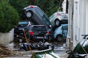 Κακοκαιρία Bora: Συνεχίζει να μαίνεται - Σοβαρές ζημιές και πλημμυρισμένοι δρόμοι - Νέα μηνύματα από το 112 σε περιοχές της χώρας 