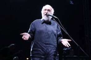 «Γιατί τα χρόνια τρέχουν χύμα»: Ο Διονύσης Σαββόπουλος μας «συστήνει» τον εαυτό του μέσα από τις σελίδες του βιβλίου που θα κυκλοφορήσει από τις εκδόσεις Πατάκη