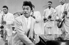 Σαν σήμερα 5 Δεκεμβρίου 1932 γεννήθηκε ο Λιτλ Ρίτσαρντ - Πιονέρος του ροκ εν ρολ και ένας από τους χαρισματικότερους περφόρμερ της ιστορίας του 