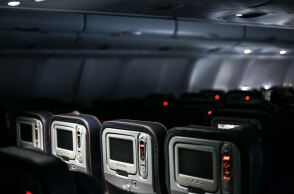 Πλήρωμα της Swiss φωτογράφισε ιδιαίτερες στιγμές ζευγαριού σε πτήση