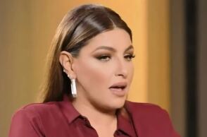 Η Έλενα Παπαρίζου