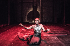 Κριτική του Δημήτρη Τσατσούλη για το έργο «Αιαυτός» του Δημήτρη Δημητριάδη, σε σκηνοθεσία Χάρη Φραγκούλη, στο θέατρο Σφενδόνη