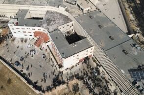 Συρία: Τούρκοι διασώστες αρχίζουν έρευνες στη φυλακή της Σεντνάγια, που χαρακτηρίστηκε «ανθρώπινο σφαγείο» από τη Διεθνή Αμνηστία