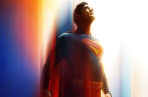 Superman: Εν αναμονή του πρώτου τρέιλερ της ταινίας του Τζέιμς Γκαν, η Warner Bros. κυκλοφόρησε αφίσα - teaser με μουσική του Τζον Γουίλιαμς.