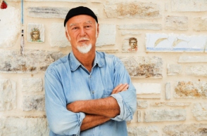 Γιώργος Ζήκας: Ένας updated ρεμπέτης που έφτιαξε τα τραγούδια της παρέας