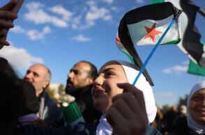 Κορυφαίοι διπλωμάτες των ΗΠΑ φθάνουν στη Δαμασκό για να συναντήσουν τους νέους ηγέτες της Συρίας, στην πρώτη τους επίσκεψη μετά την αποπομπή του Άσαντ