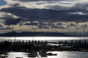 Συννεφιασμένος ο καιρός την Πέμπτη - Σε ποιες περιοχές θα βρέξει