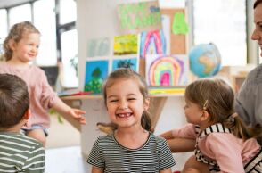 Σοφία Ζαχαράκη: Επιπλέον 20.000 οικογένειες αποκτούν πρόσβαση σε βρεφονηπιακούς σταθμούς