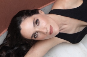 Εύα Σιμάτου: Συνέντευξη για την παράσταση «Μάνα Κουράγιο και τα παιδιά της»