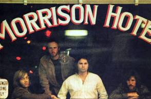 The Doors: Το ιστορικό Morrisson Hotel καταστράφηκε μετά από πυρκαγιά
