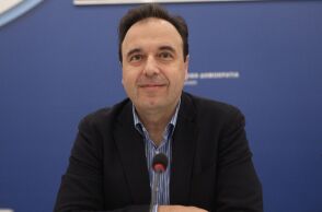 Δημήτρης Παπαστεργίου: Ο συγκινητικός αποχαιρετισμός στον πατέρα του Κώστα και η τρυφερή φωτογραφία από τα παιδικά του χρόνια